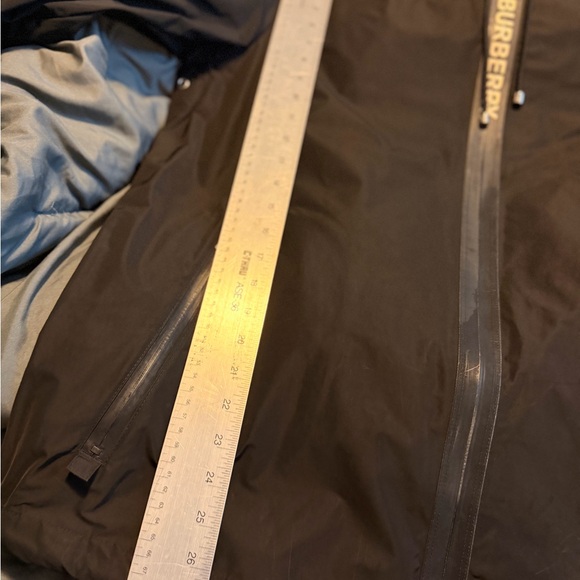 Burberry Nylon Raincoat EUC- US Size 14 OFFERS ACCEPTED - Picture 12 of 12